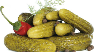 Avertismentul medicilor! Ce trebuie să ştii înainte de a mînca castraveţi în oţet