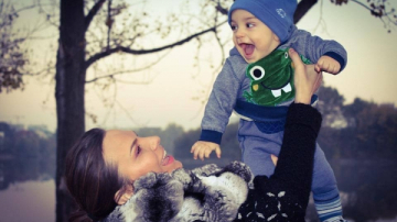 "Il chinui foarte mult". Poza postata de Anna Lesko, cu fiul sau, care a creat panica printre mamici