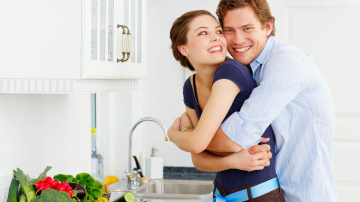 Cum păstrăm romantismul în căsnicie?