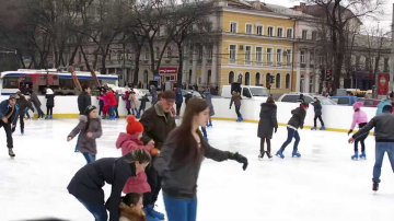 Кишиневцы и гости столицы и в этом году смогут порадоваться отрытому катку