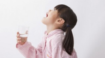 Учим ребенка полоскать горло