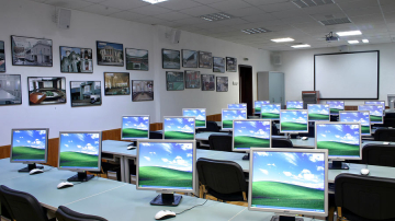 Mai multe instituţii de învăţămînt din ţară vor fi dotate cu tehnică de calcul