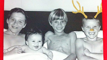 Эксклюзивные рождественские открытки Виктории и Дэвида Бэкхэмов (фото)