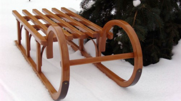 Санки в Молдове можно купить в магазине, а также заказать у мастеров