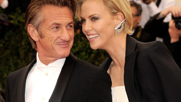 Шарлиз Терон и Шон Пенн обручились в Париже