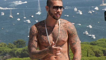 Timati, la bustul gol! Și-a bronzat corpul plin de tatuaje pe o plajă din Miami