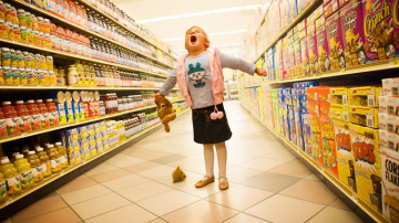 Cum te descurci într-un supermarket cu un copil mic?