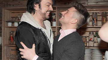 Филиппа Киркорова и Сергея Лазарева обвиняют в пропаганде однополых отношений