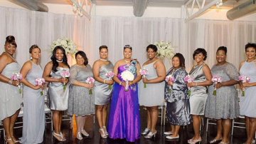 40-летняя женщина, устав ходить на свидания, вышла замуж за саму себя