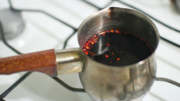 Remediul tradiţional al moldovenilor contra răcelii şi gripei ‒ Izvarul