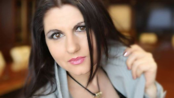 Lenuţa Burghilă – o bunicuţă sexy la 48 de ani!