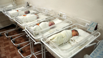 История успеха: В Молдове закрывают роддома