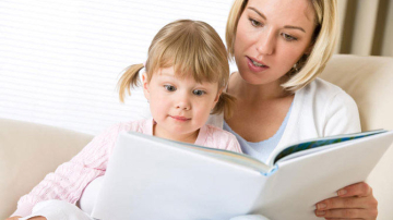 Ce alegem: educația copilului acasă sau la grădiniță