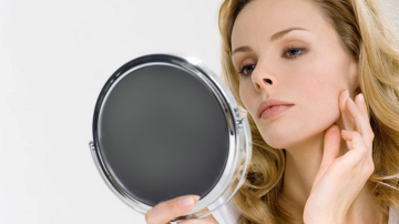 В каком возрасте начинают стареть люди?