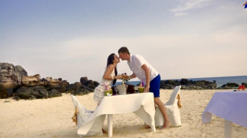 Ca-n povești! Președintele Ligii Tineretului și-a cerut aleasa! FOTO