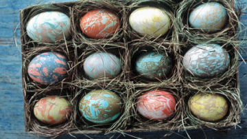 Ouă ca de marmură de Paști