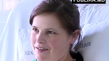 Родителям четверых близнецов подарили тысячу подгузников