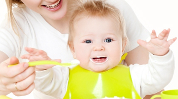 Blogul tinerii mămici - Irina Polenciuc - cum se întroduc alimentele solide?