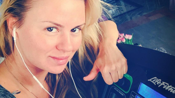 Вот это пресс! Анна Семенович стремительно худеет