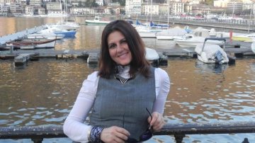 Lenuta Burghila, in ciorapi sexy! Vezi cum a pozat artista in vacanta - FOTO