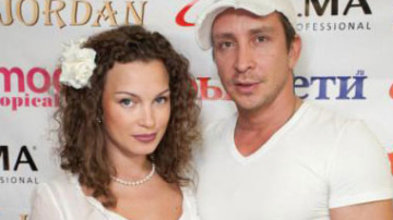 Жена певца Данко призналась, что самочувствие их младшей дочери не улучшилось