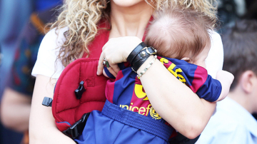 Шакира вывела в свет младшего сына