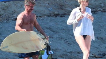 Пляжный отдых Шарлиз Терон и Шона Пенна