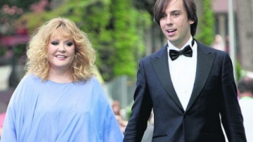 Alla Pugaciova, intr-o pereche de blugi skinny! Cum arata silueta artistei la 66 de ani