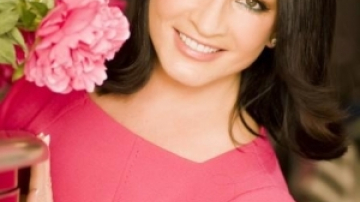 Foto tatăl Sofiei Rotaru şi tricolorul din grădina lui