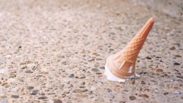 Oamenii de știință au clarificat cît de inofensive sînt produsele alimentare, care au fost scăpate pe podea