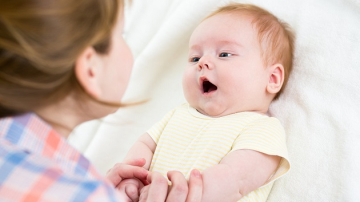 Как нужно смотреть на младенца, чтобы он вырос социально-активным