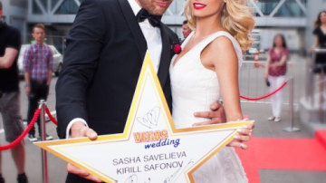 Российский актер Кирилл Сафонов показал свою обнаженную жену