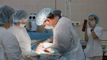 Reportaj despre cezariană. În așteptarea gemenilor (18+)