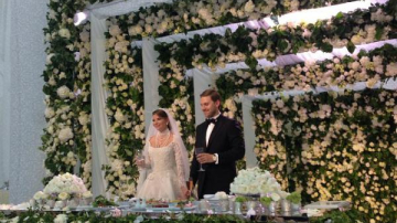 В Сети появились первые фотографии со свадьбы Галины Юдашкиной и Петра Максакова