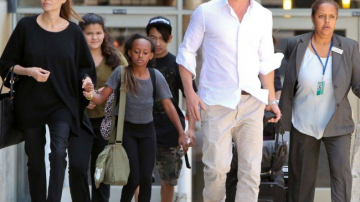 Angelina Jolie, rasfatata de ziua sa! Cum au surprins-o Brad Pitt si cei 6 copii - FOTO