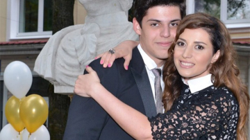 Jasmin, alaturi de fiul ei la balul de absolvire a acestuia!  FOTO