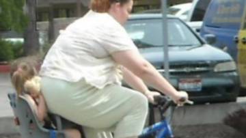 16 горе-мамаш, которых точно стоит отстранить от воспитания. Чего только их дети не видели!