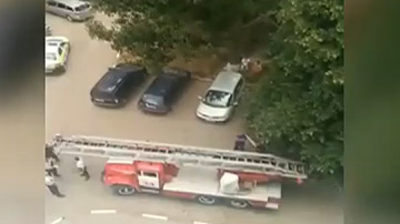 Мать-героиня: спасая детей, рухнула с 7 этажа