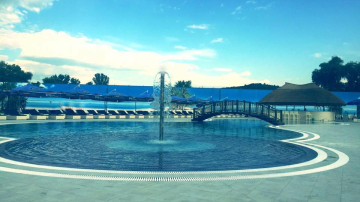O nouă piscină fițoasă s-a deschis lângă Chișinău. Cum arată – FOTO
