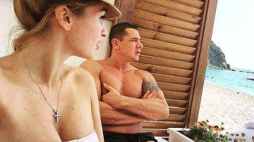 Ксения Бородина и Курбан Омаров улетели в свадебное путешествие с детьми