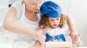 STUDIU: Copiii crescuţi de bunici sînt predispuşi la obezitate