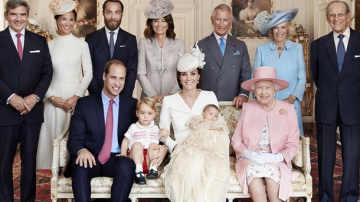 Появились официальные фото с крестин принцессы Шарлотты