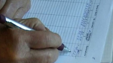 Sute de locuitori au semnat pentru anularea deciziei ANRE privind scumpirea gazului şi a electricităţii