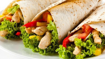 Un nou caz de intoxicare! Șapte persoane, la spital după ce au mâncat kebab