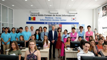 Peste o sută de tineri moldoveni vor beneficia de instruire gratuită în domeniul IT