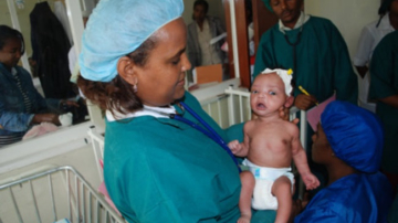 Эта женщина спасла более 6 тысяч новорожденных, даже не имея нормального оборудования!