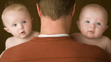 5 неожиданных плюсов для отца двойняшек