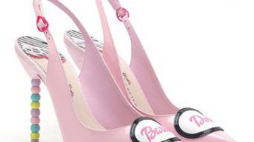 Дизайнер София Вебстер создала обувь Барби для взрослых