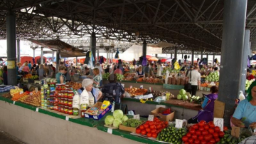 На столичных рынках продают фрукты и овощи с повышенным содержанием нитратов