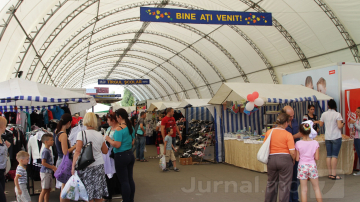 Forfotă mare la Târgul de mărfuri şi produse pentru şcoală „SCHOOL FAIR” (Foto)